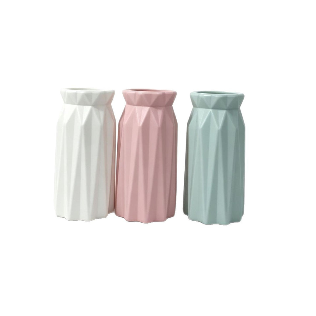 Elegant Geometric Vase Kalsten