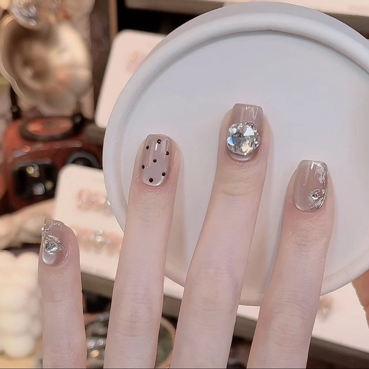 Glamorous Press-On Nail Art Set