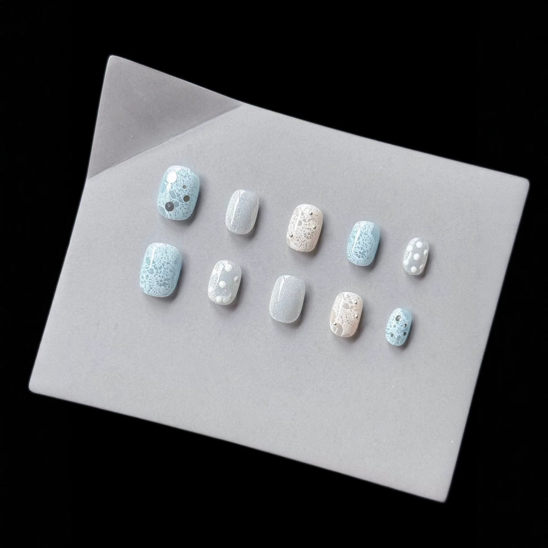 Artistic Press-On Nail Art Set with Elegant Patterns
