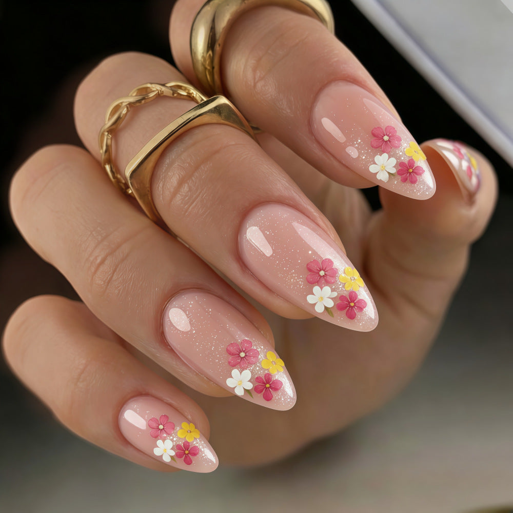 Fake nails with floral accents Kalsten