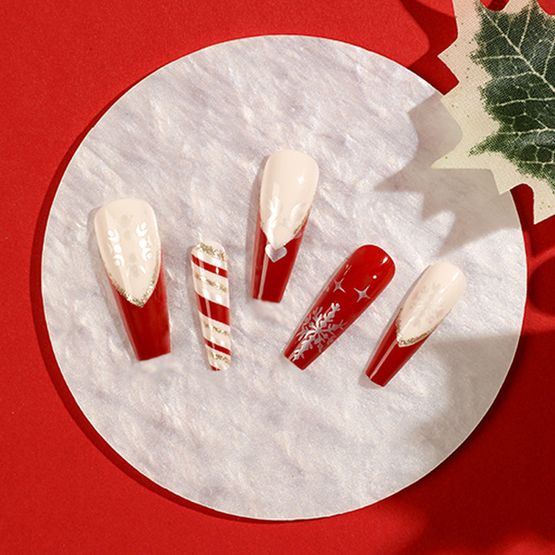 Artful Christmas nail art with festive patterns Kalsten