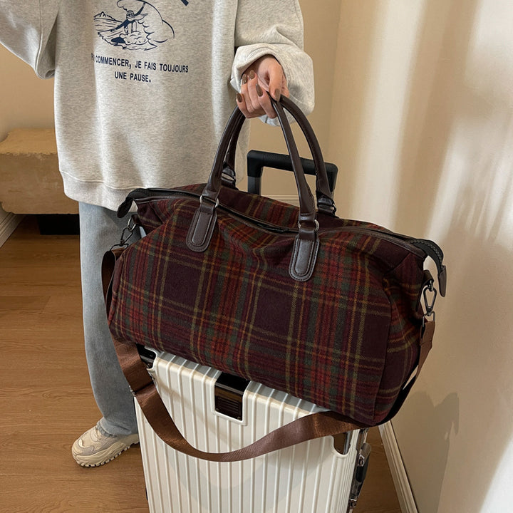 Sporty Multi-Purpose Duffel Bag with Durable Interior and Sturdy Handles Kalsten