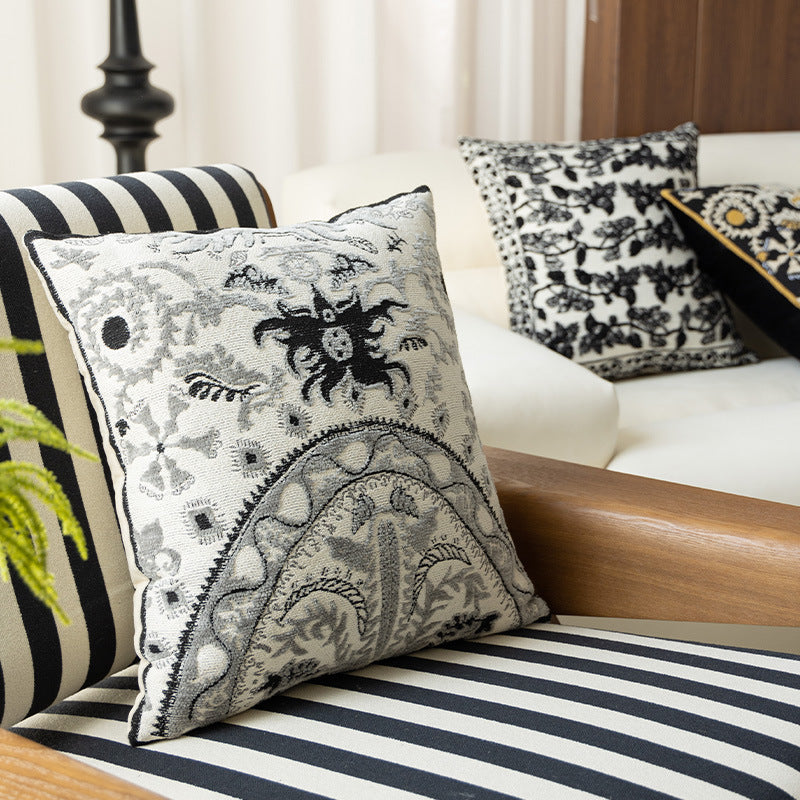 Decorative cushion cover made of jacquard with floral pattern