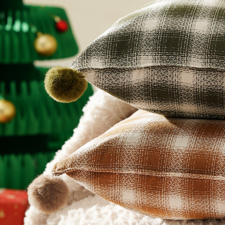 Decorative square cushion cover with pompom corners and checkered jacquard pattern Kalsten