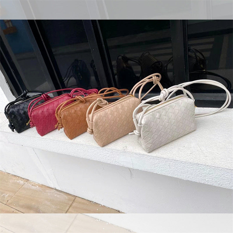 Elegant Woven Shoulder Bag Kalsten