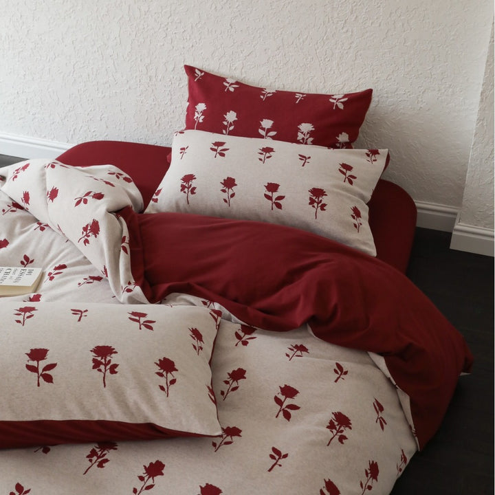 Extra soft jersey bedding with minimalist rose print and reversible side