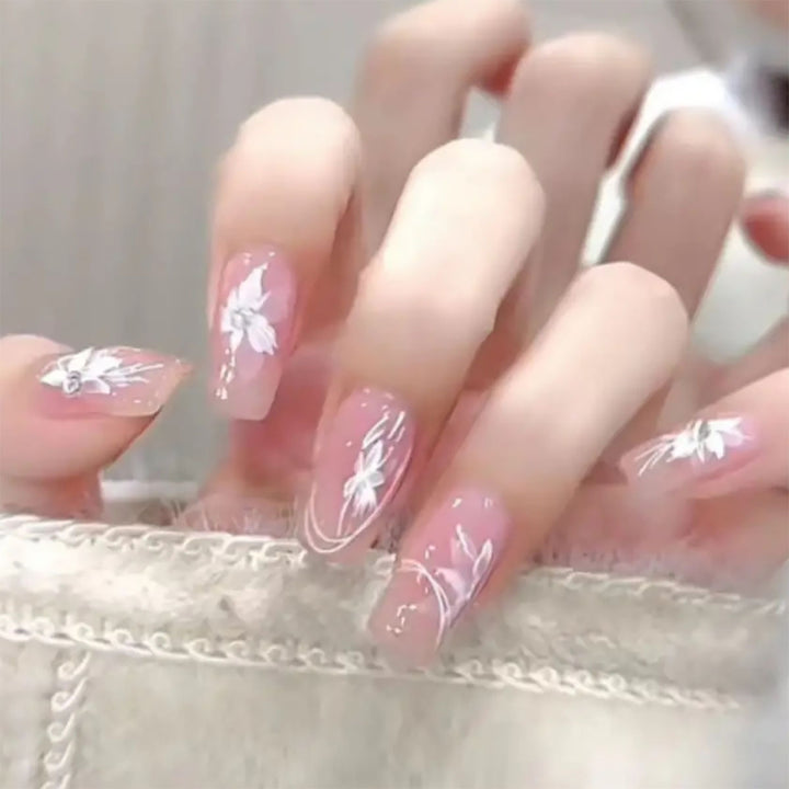 Elegant Floral Press-On Nail Art