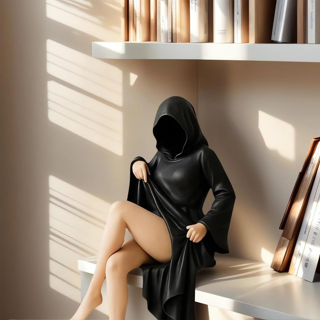 Creepy decorative figure Kalsten