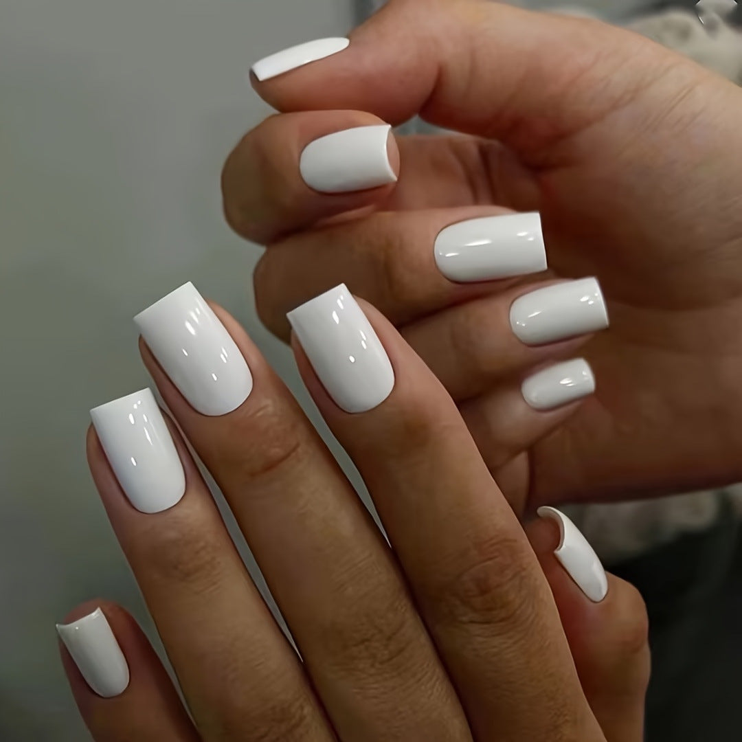 Acrylic nail set with modern, shiny design Kalsten