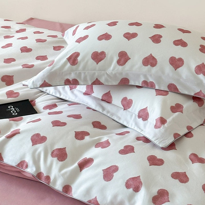 Reversible cotton bedding set with playful sheep print and soft jersey finish