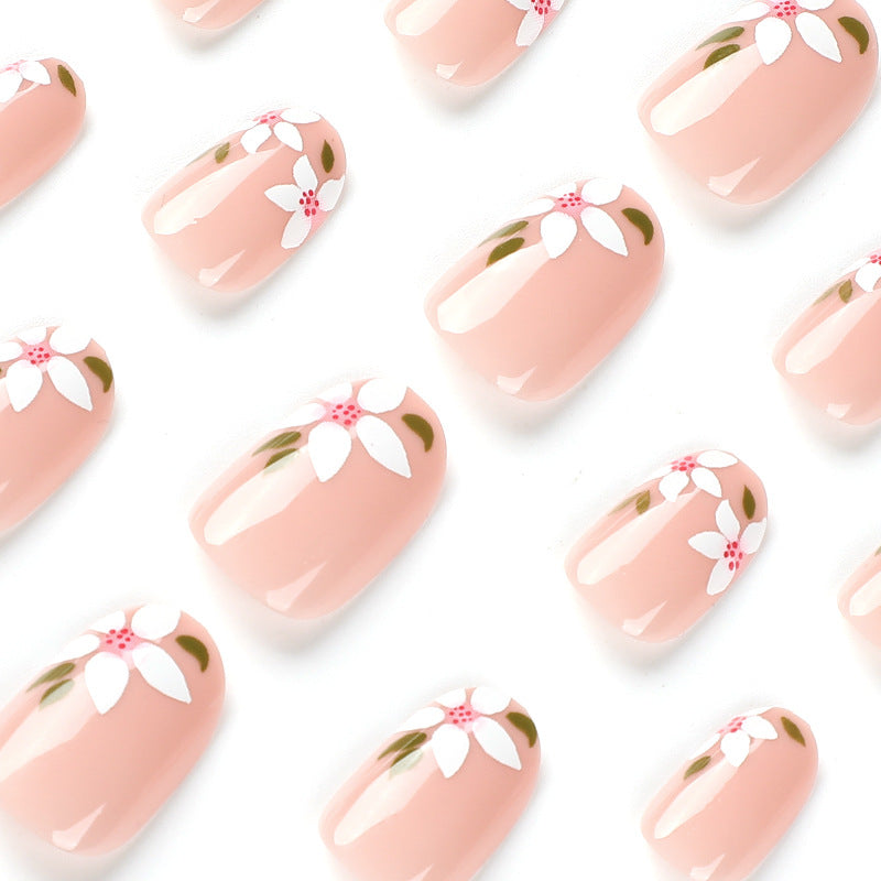 Artful Nail Art with Floral Accents Kalsten