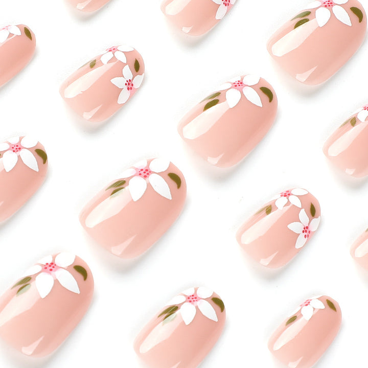 Artful Nail Art with Floral Accents Kalsten
