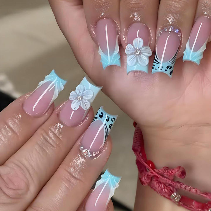 Nail art set with floral and trendy designs Kalsten