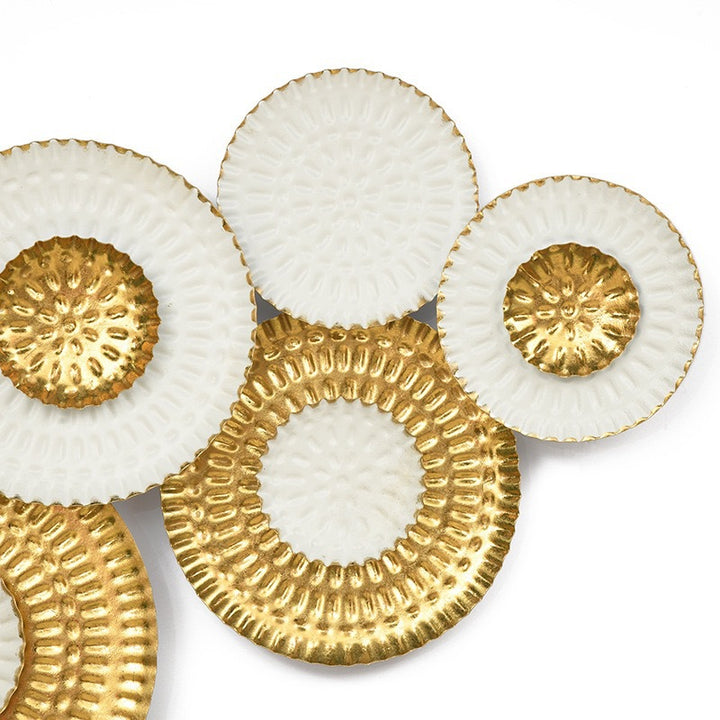 Modern Decorative Wall Sculpture with Circular Design Kalsten