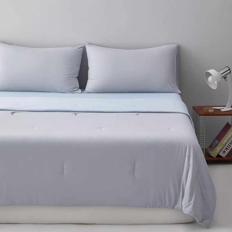 Microfiber duvet set with breathable hypoallergenic filling and pillowcases