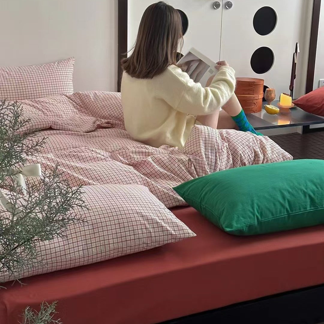 Striped cotton-linen bedding set with breathable, softly washed surface and zipper
