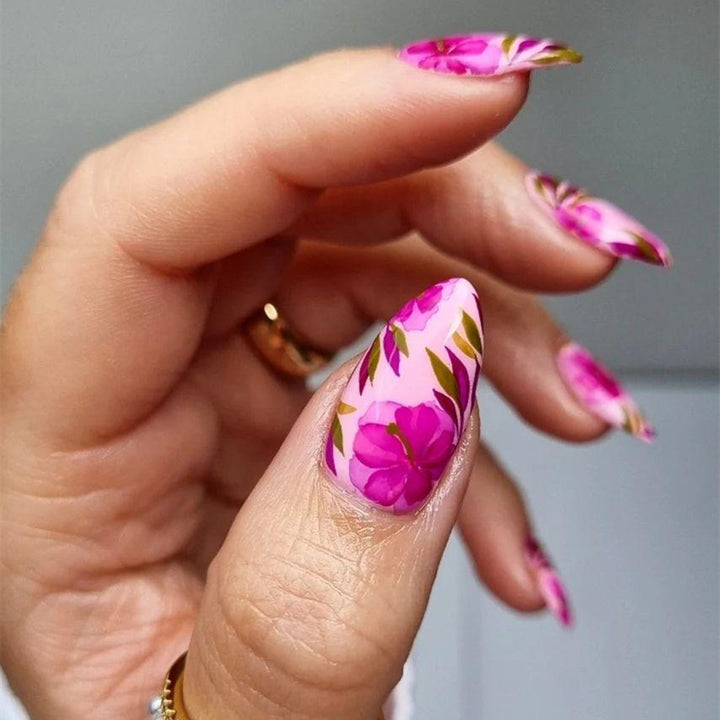 Artificial nails with exciting floral design Kalsten
