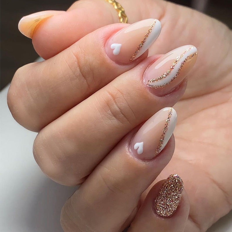 Glamorous nail art with delicate glitter effect Kalsten