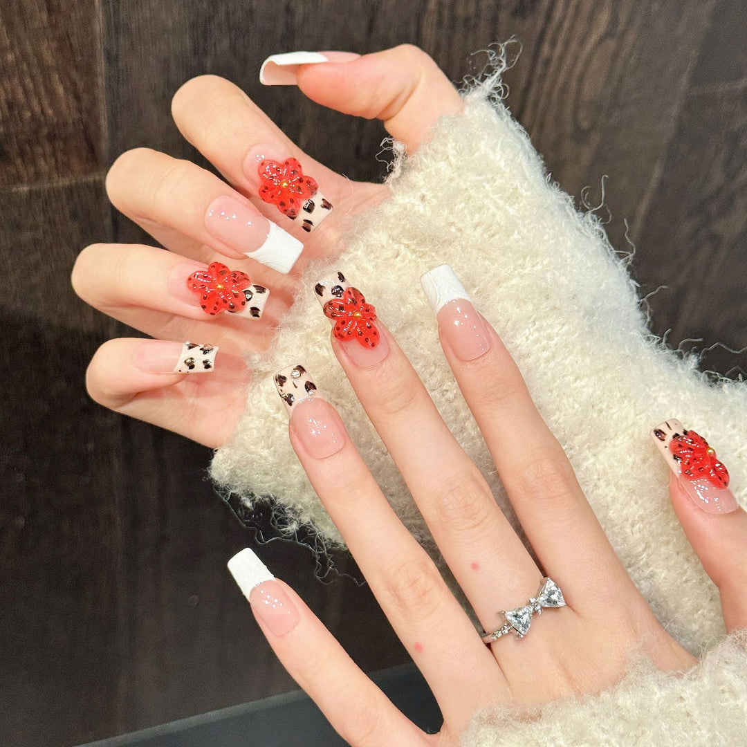 Artistic Nail Art Press-On Set with Floral Accents