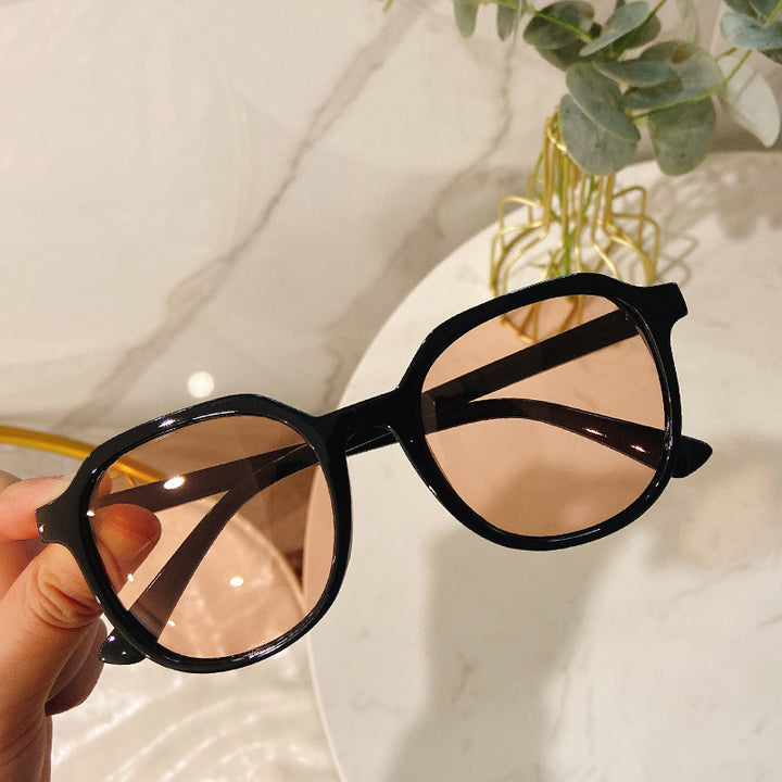 Fashionable Vintage Sunglasses with Wide Frame Kalsten