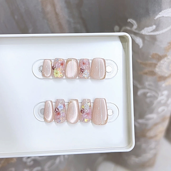 Elegant Floral-Design Press-On Nail Set Kalsten