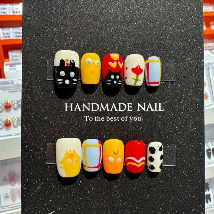Artistic Character-Themed Press-On Nail Set