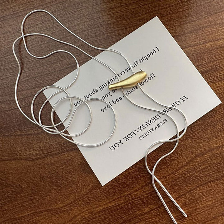 Minimalist Necklace with Elegant Pendant Kalsten