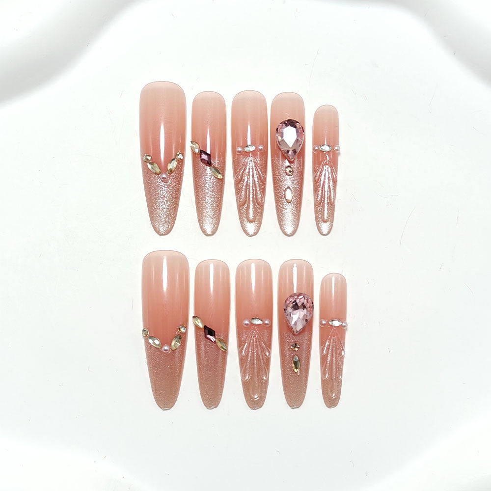 Elegantly designed artificial nails Kalsten