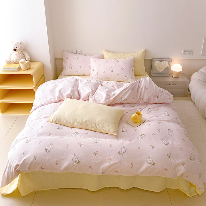 Playful bed linen set made of cotton percale with peach print and reversible function