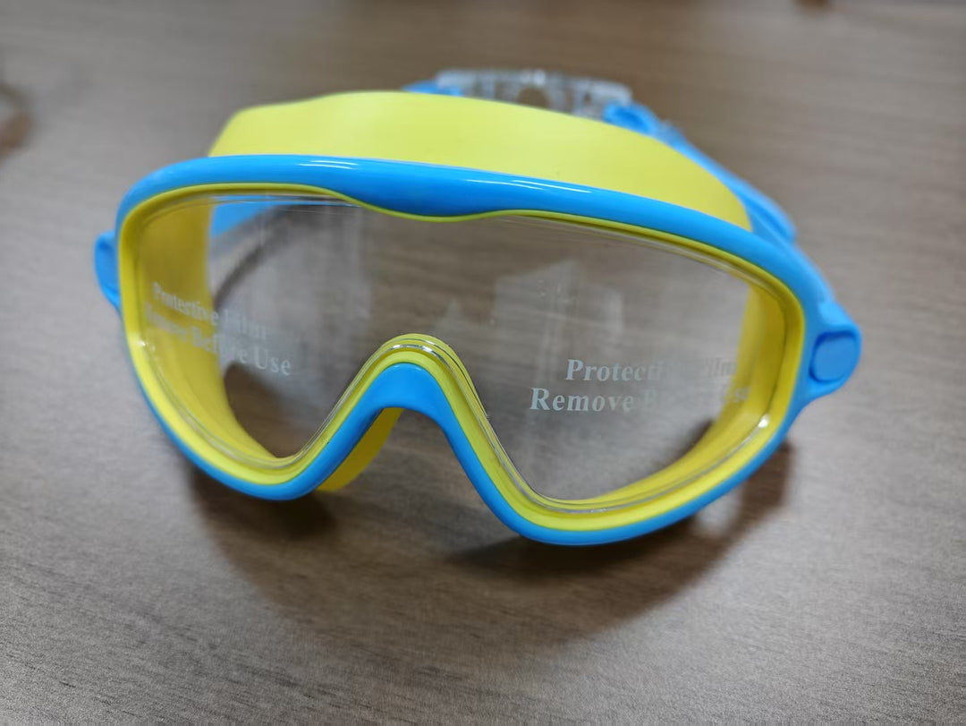 Swimming mask with wide field of vision and UV protection Kalsten