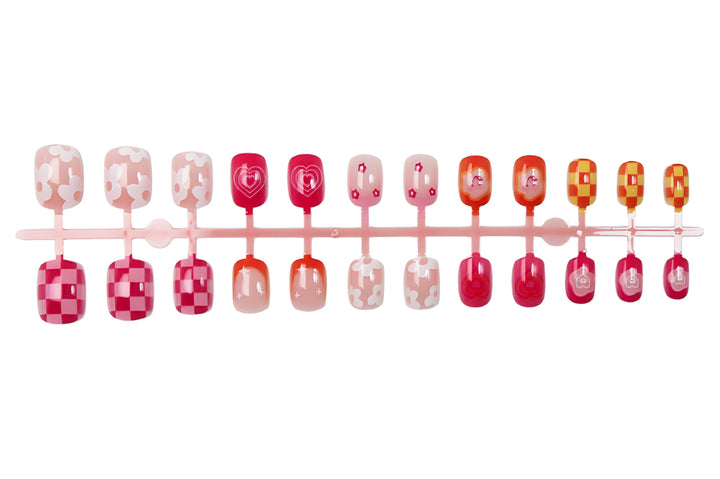 Nail art set with playful-romantic designs Kalsten