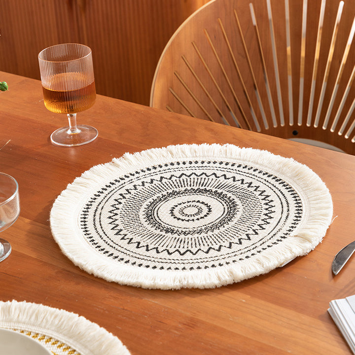 Beef handwoven cotton rug with fringes and graphic ethnic jacquard