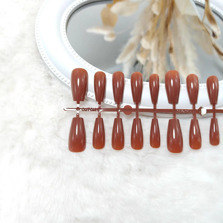 Artificial nails in elegant drop design Kalsten