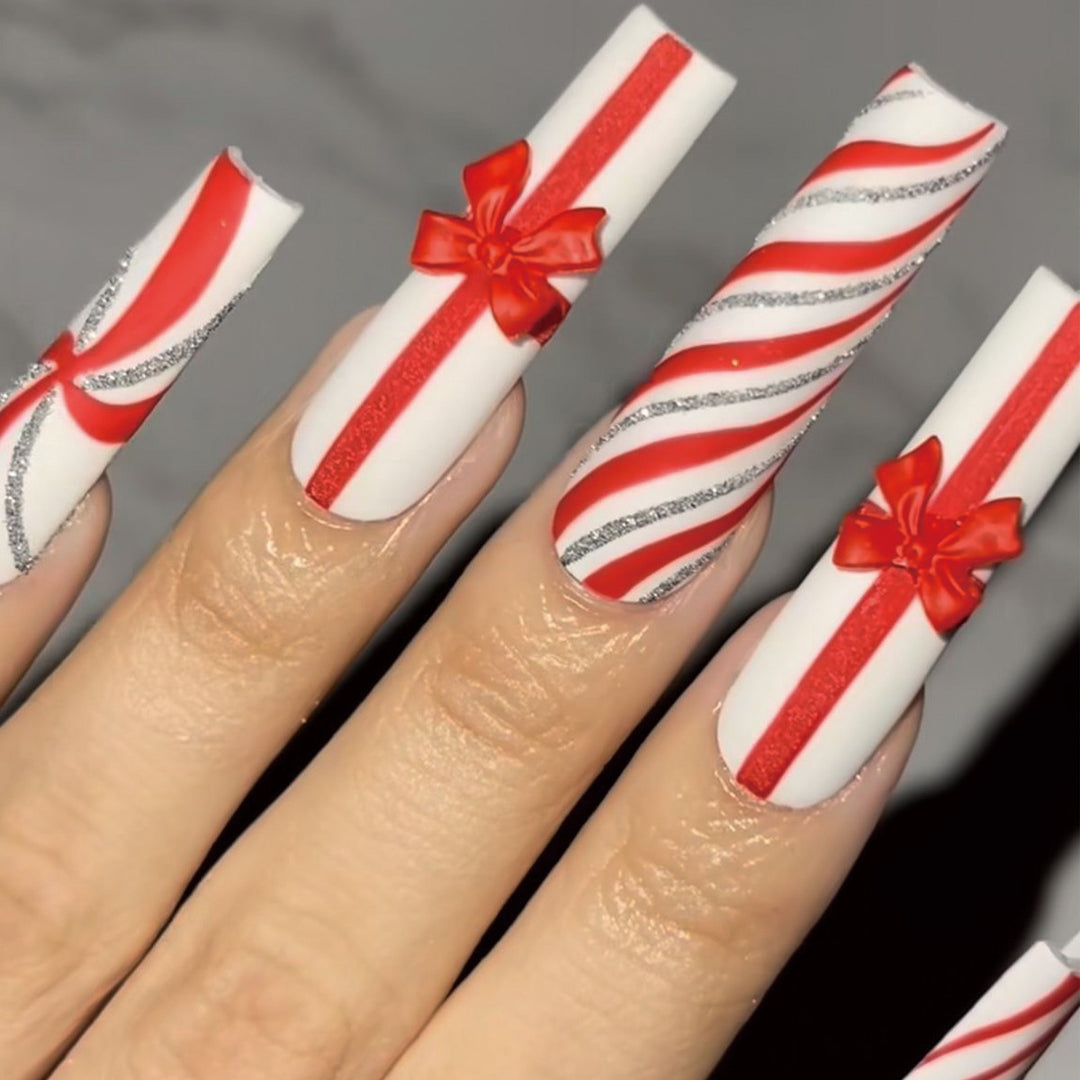 Festive Holiday-Theme Press-On Nail Art Kalsten