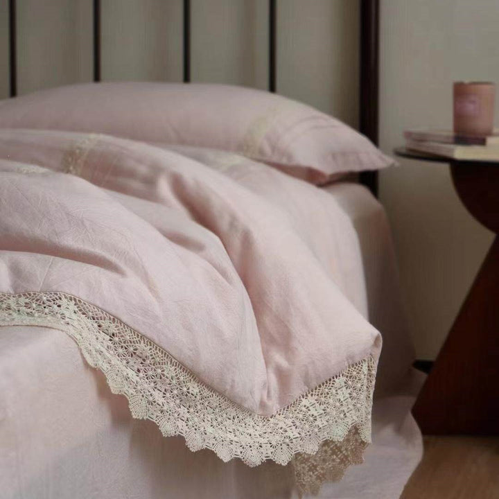Bedding set in linen look with delicate crochet lace