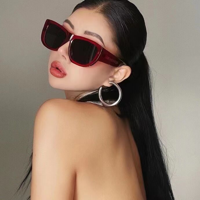 Women's trendy sunglasses in innovative Cat-Eye design Kalsten