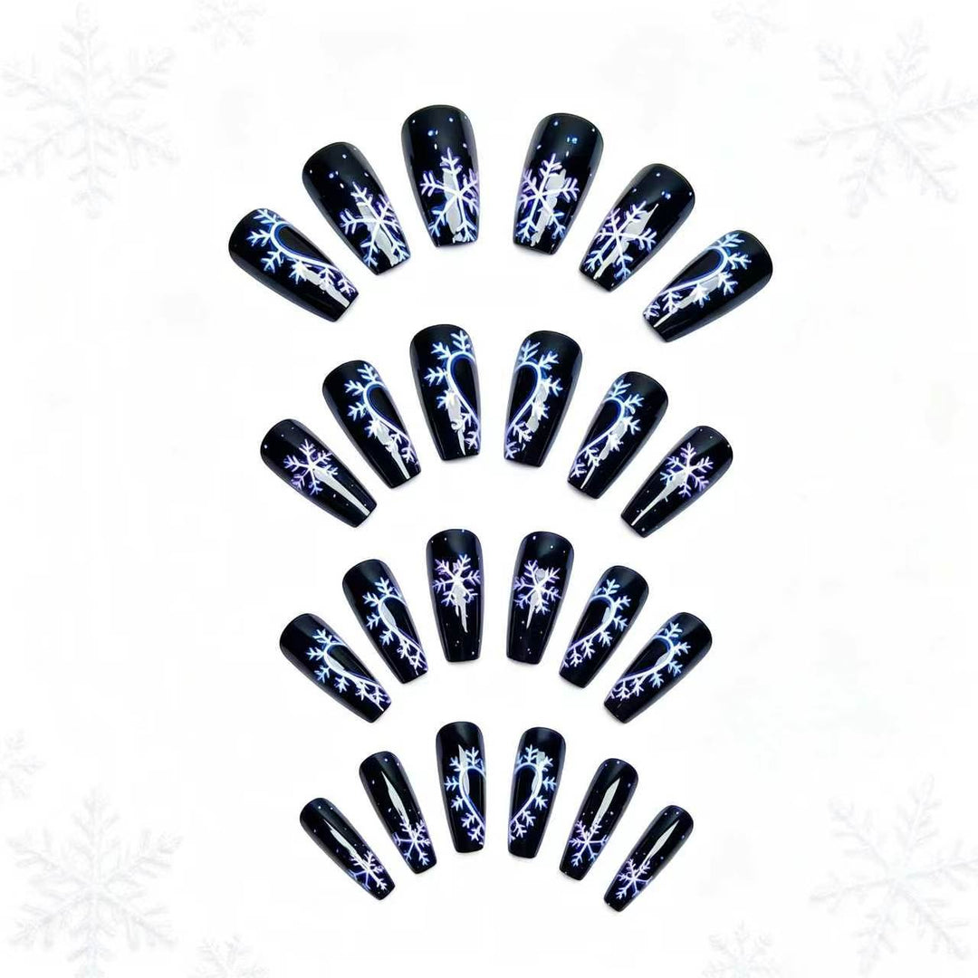 Artistic Snowflake-Pattern Nail Art Kalsten