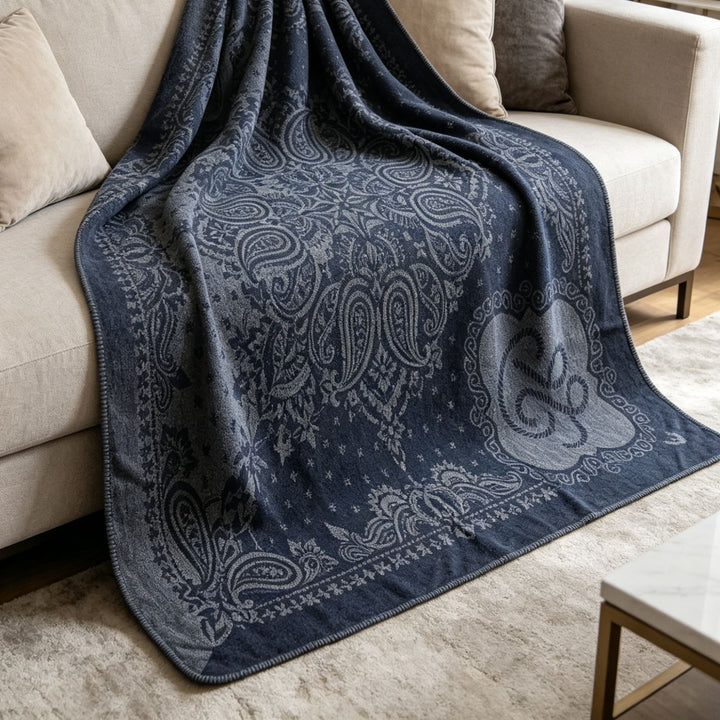 Decorative Equestrian-Themed Throw Blanket