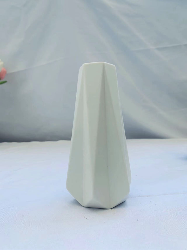Modern Geometric Decorative Sculpture Kalsten
