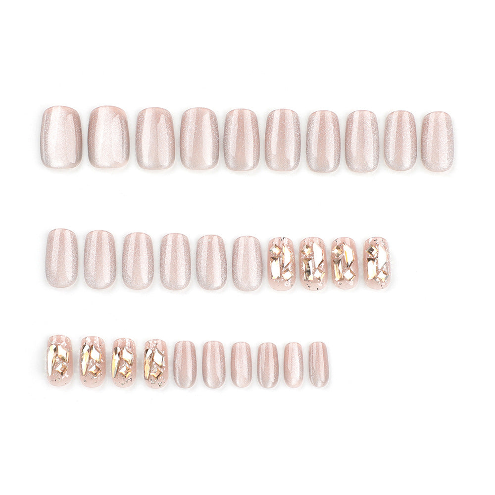 Elegant Nail Art with Shiny Accents Kalsten