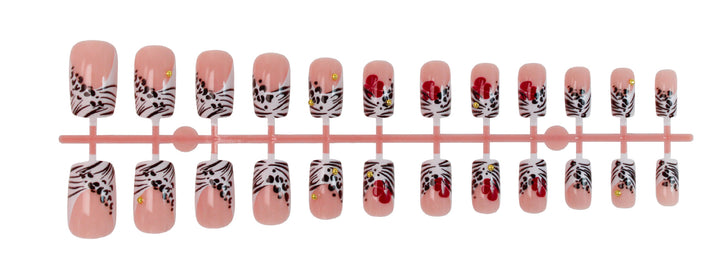 Nail art set with elegant floral accents Kalsten