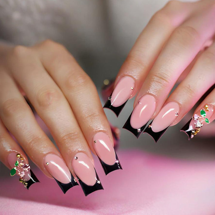 Artificial nail set with glamorous accents and elegant designs Kalsten