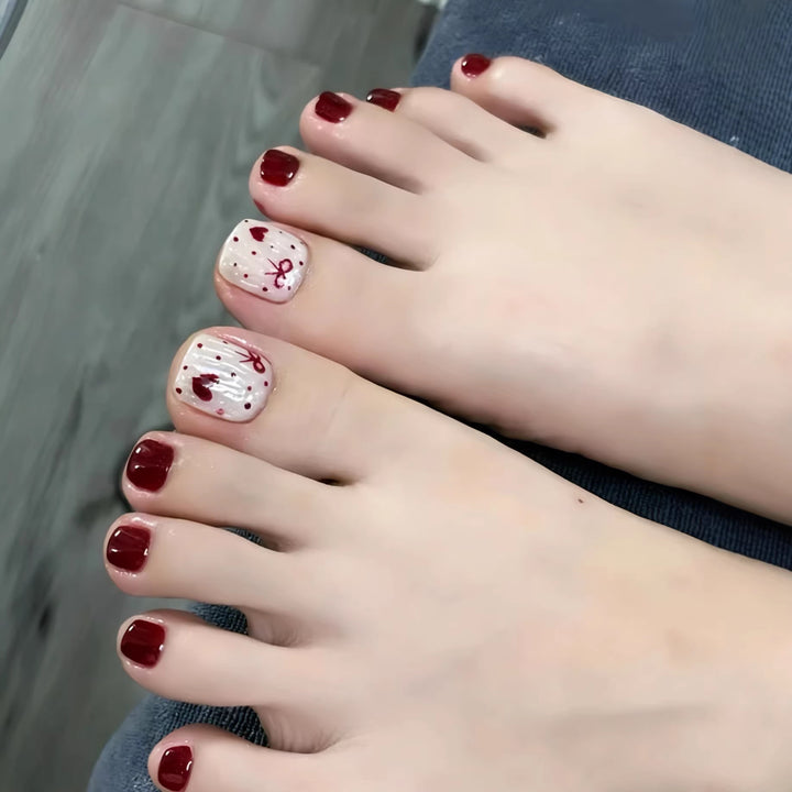 Artistic Press-On Nail Art Set with Heart and Dot Design
