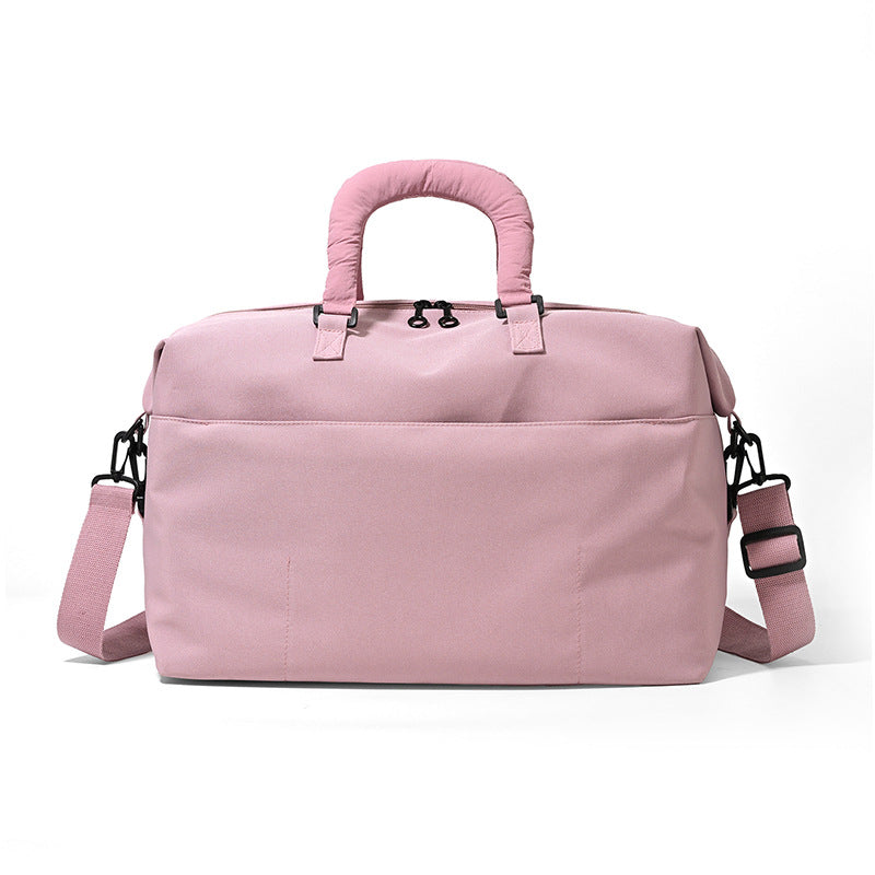 sporty travel bag with durable design Kalsten