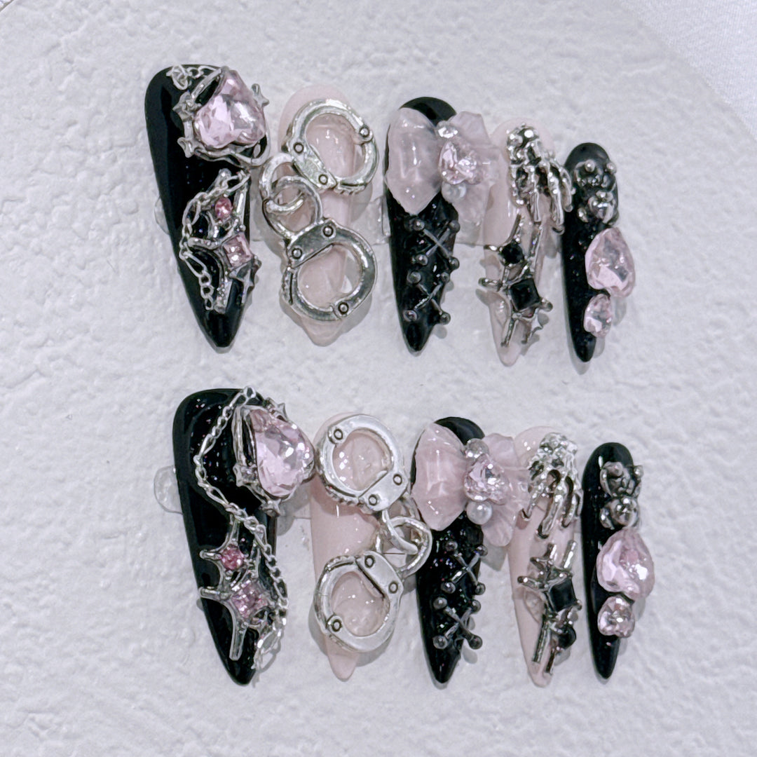 Glamorous Nail Art Extensions