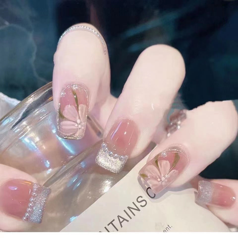 Elegant Floral Decor Press-On Nails