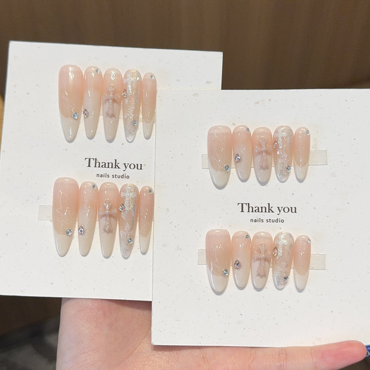 Artificial nail tips with elegant accents Kalsten
