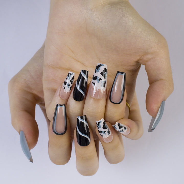 Artificial nails with modern black and white pattern Kalsten