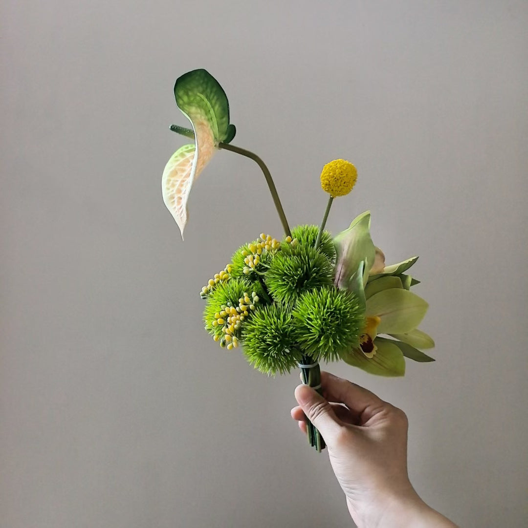 Lifelike Floral Handheld Bouquet