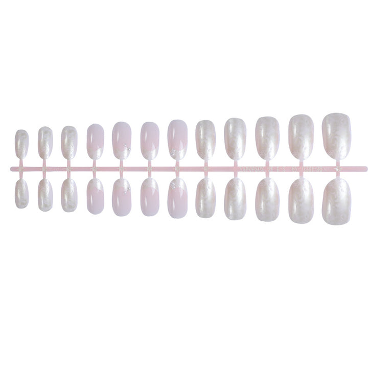 Artificial nail set with shimmering pearl and glittering accents Kalsten